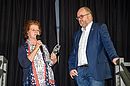 links: Kerstin Saxler, S-International Rhein-Ruhr nimmt posthum den "Livetime Award" für Christoph Holzem entgegen